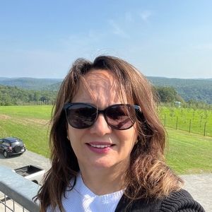 Meet your Posher, Tsitsino